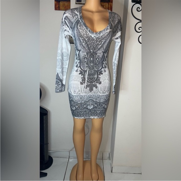 New XOXO dress long sleeve size M - Picture 2 of 8